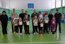 Шатчане участвовали в семейной эстафете «Зимние забавы»