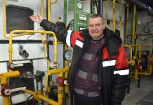 Более 30 лет работает в сфере ЖКХ шатчанин Сергей Щерчков