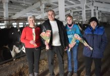 В Шацком округе поздравили с наступающим 8 Марта сотрудниц сельхозпредприятия