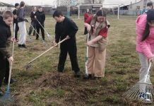 В Казачинской школе провели субботник