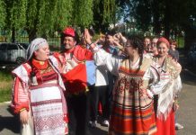 Дружба без границ: как в Рязанском колледже культуры сплели хоровод из игр, блинов и пахлавы